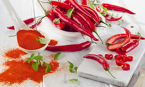 Chilis mit Chilipulver