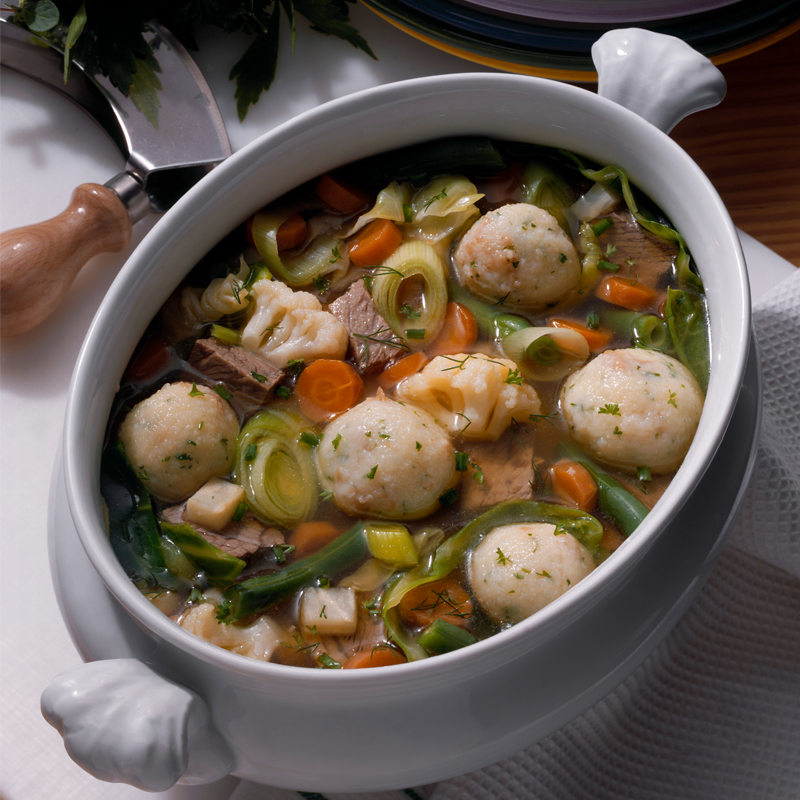 Gemüse-Rindfleischtopf mit Eierknödel